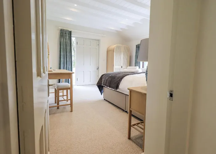 Rowan Hill * Κένταλ